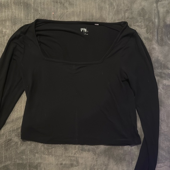 cute black bro top with a small line of ribbing down the middlele - Picture 1 of 1